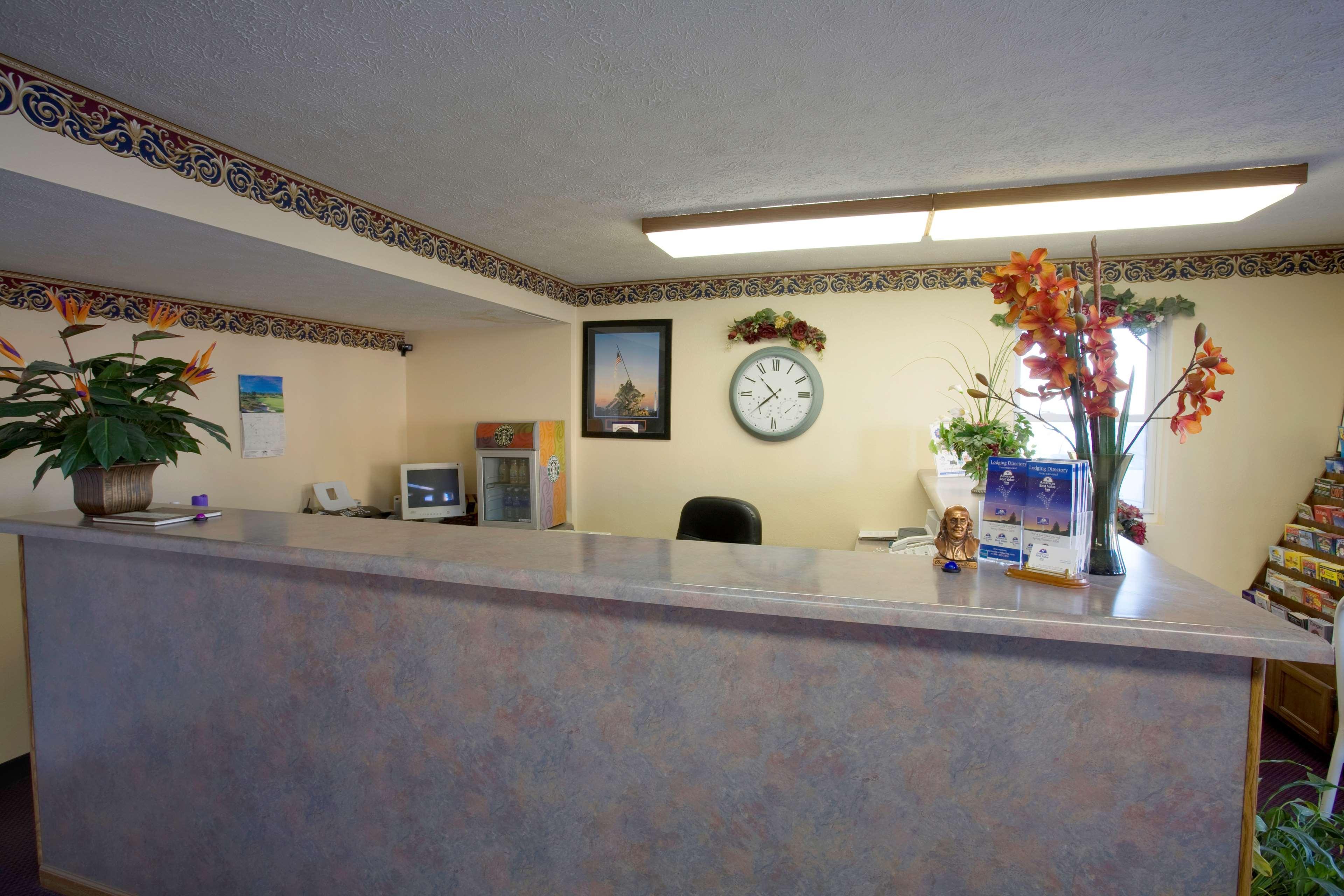 America'S Best Value Inn Litchfield Interior photo