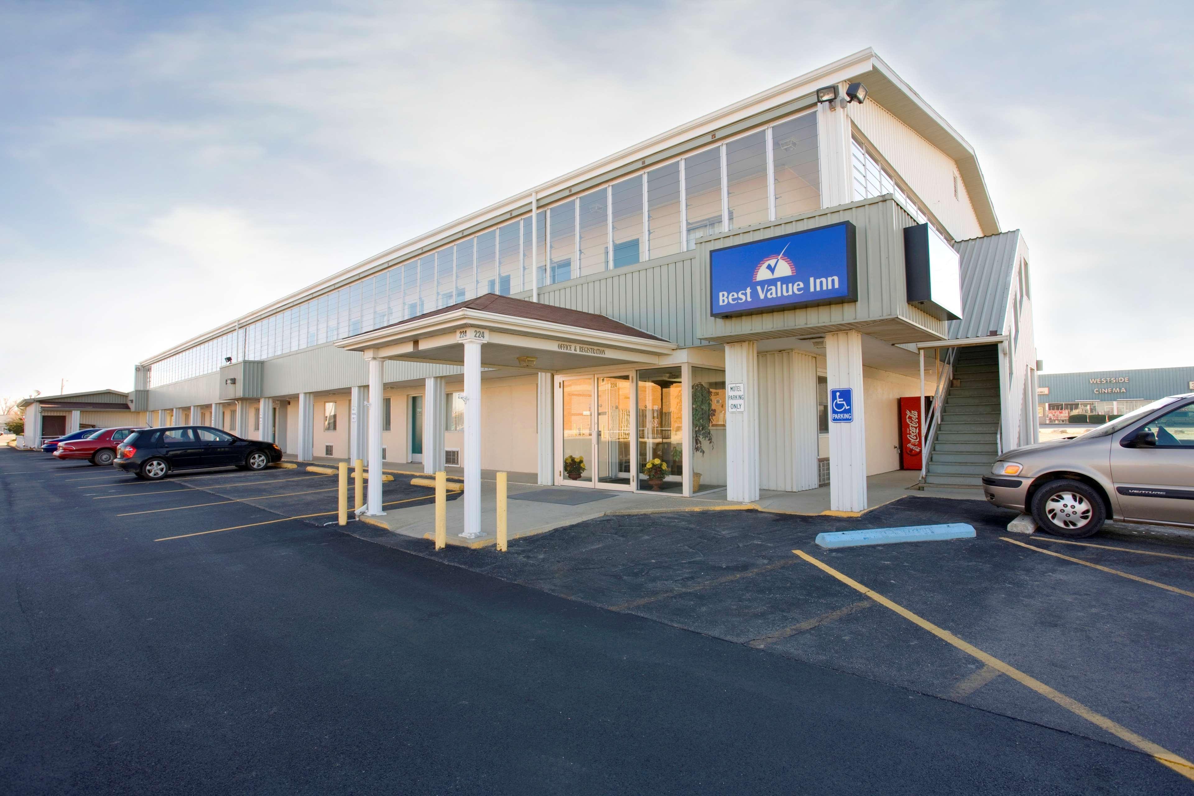 America'S Best Value Inn Litchfield Exterior photo