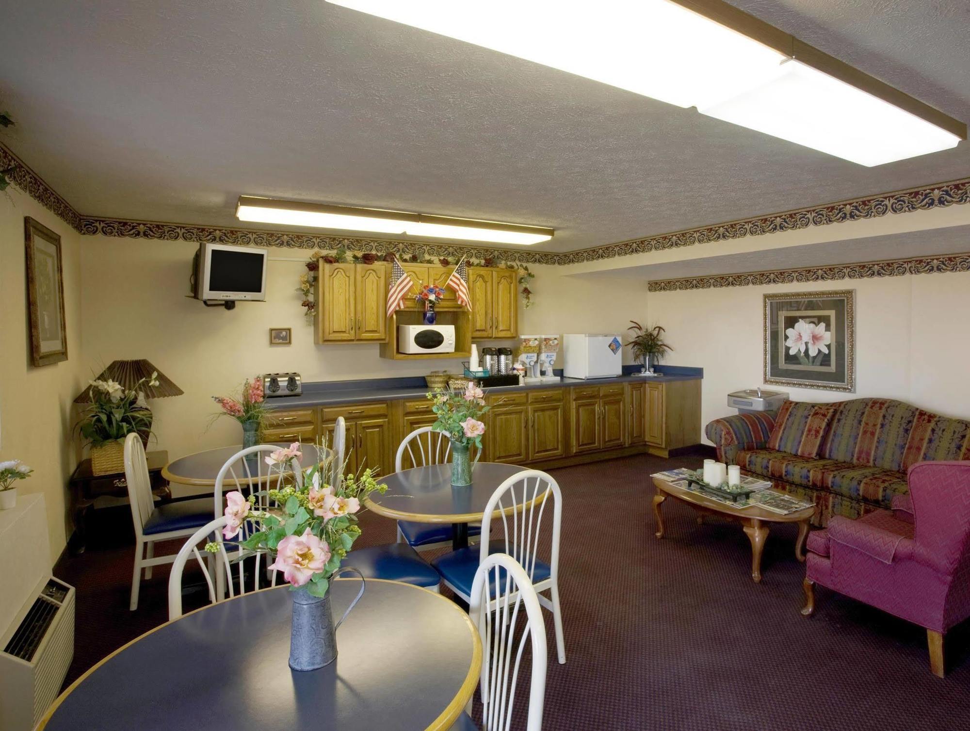 America'S Best Value Inn Litchfield Exterior photo